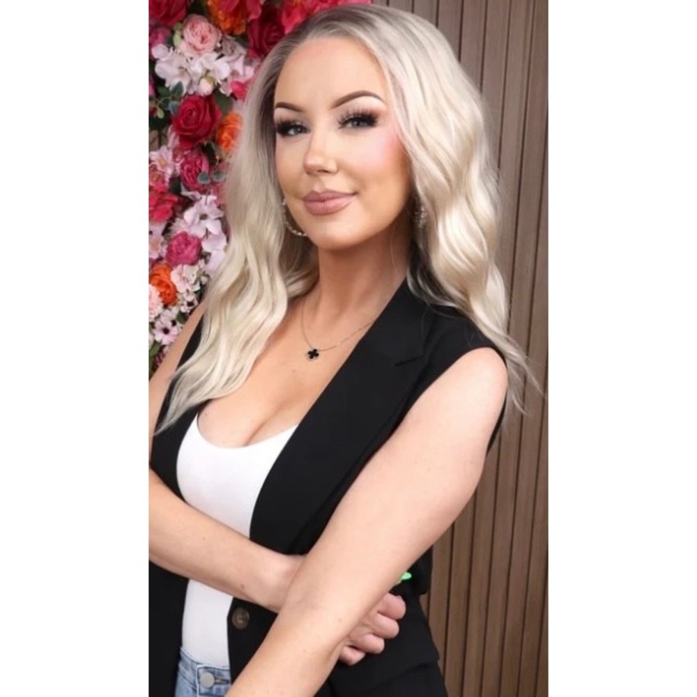 NWT RETIRED CSC - Chelsey Smith Cosmetics Wig - Ezra - Blonde Wavy New Lace Cut